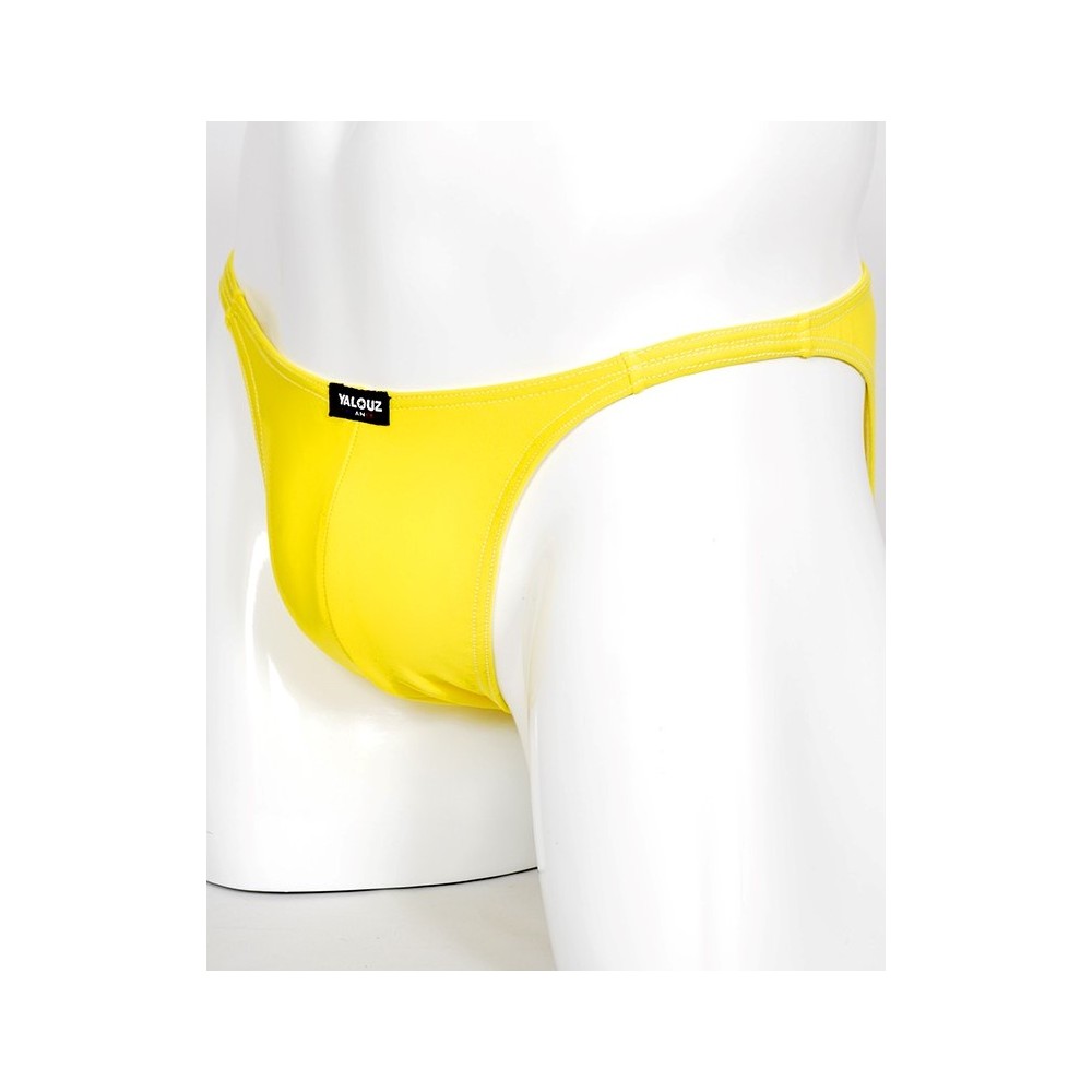 Posing maillot de bain jaune lycra - vue cote